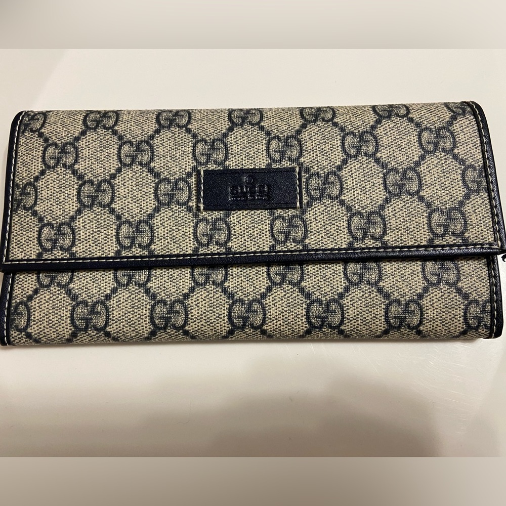 Gucci wallet